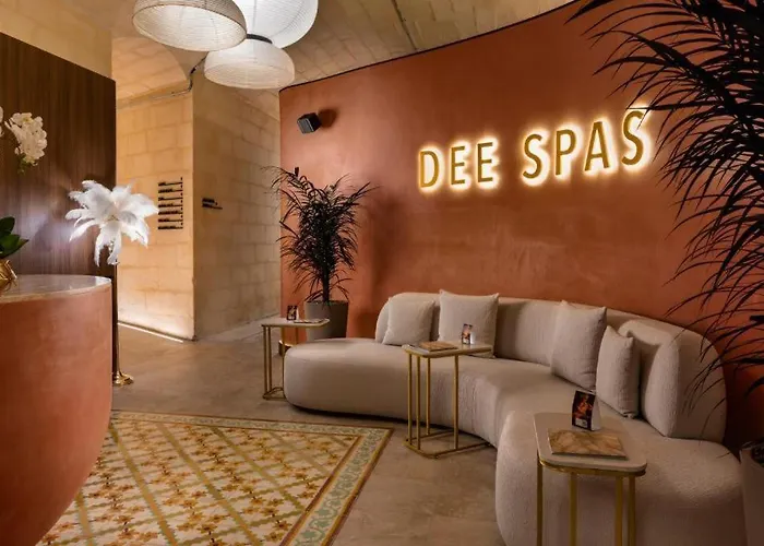 Mercury Tower Elena K 24th Panoramic View דירה *