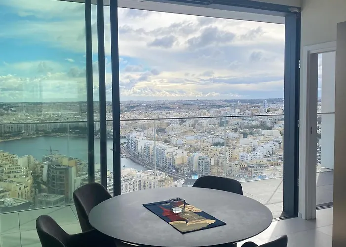 Mercury Tower Elena K 24th Panoramic View דירה