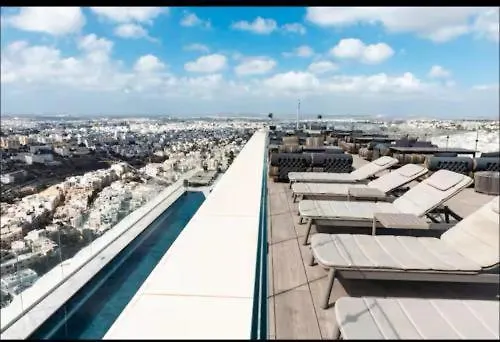 Mercury Tower Elena K 24th Panoramic View דירה